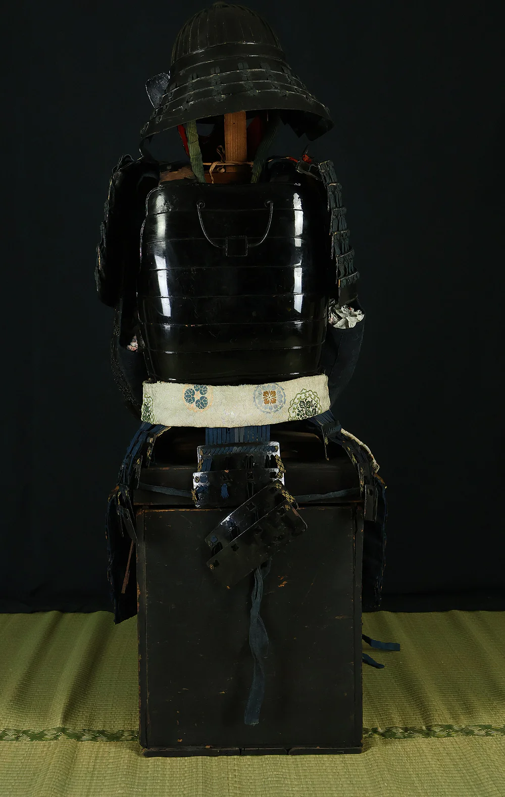 Authentic Edo Period Samurai Armor Kacchu Yoroi, Life-Size Black Lacquered Iron with Kabuto, Menpo, Armor Stand and Storage Box VB135 - Image 5