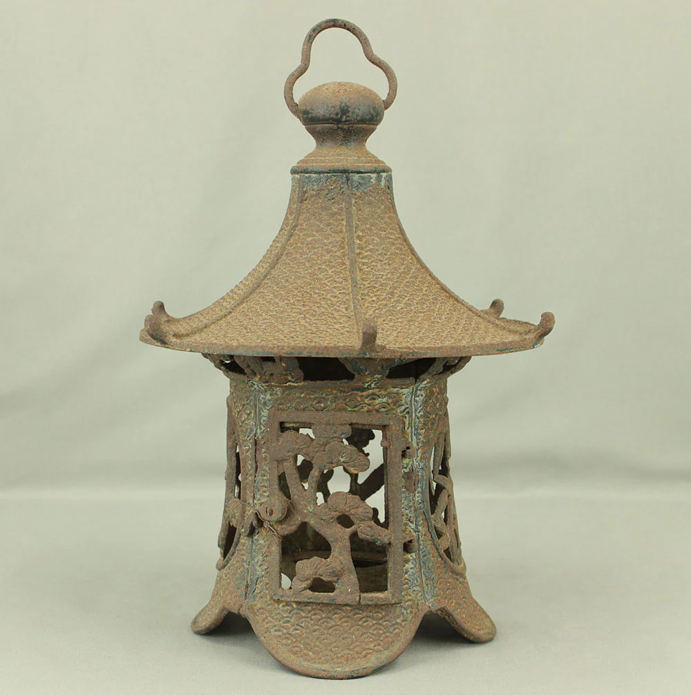 Decorative Hanging Iron Garden Lantern Tsuridoro Openwork VA905