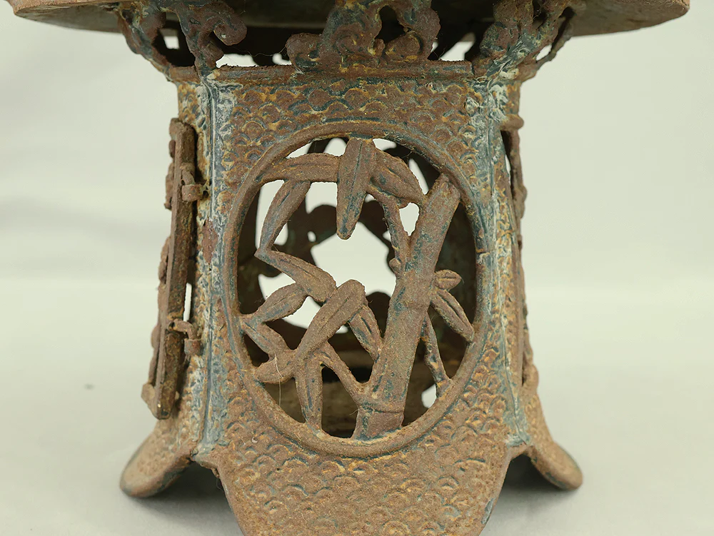 Decorative Hanging Iron Garden Lantern Tsuridoro Openwork VA905 - Image 11