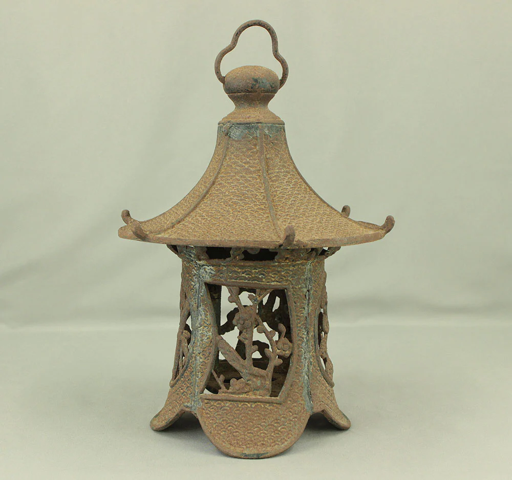 Decorative Hanging Iron Garden Lantern Tsuridoro Openwork VA905 - Image 4