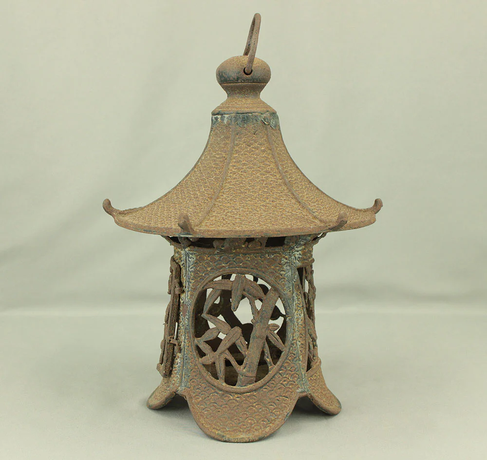Decorative Hanging Iron Garden Lantern Tsuridoro Openwork VA905 - Image 5