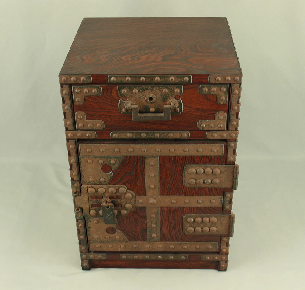 Funadansu Tansu Wooden Accessory Box reinforced with iron fittings, Drawers Lock and Key VA815 - Image 27