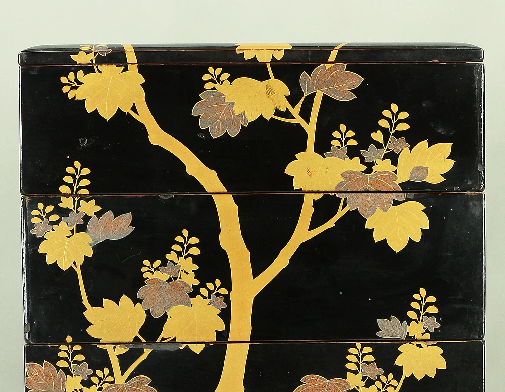 Gold Lacquer Four-Tiered Box Jubako 'Paulownia Tree and Phoenix' with Storage Box VA588 - Image 10
