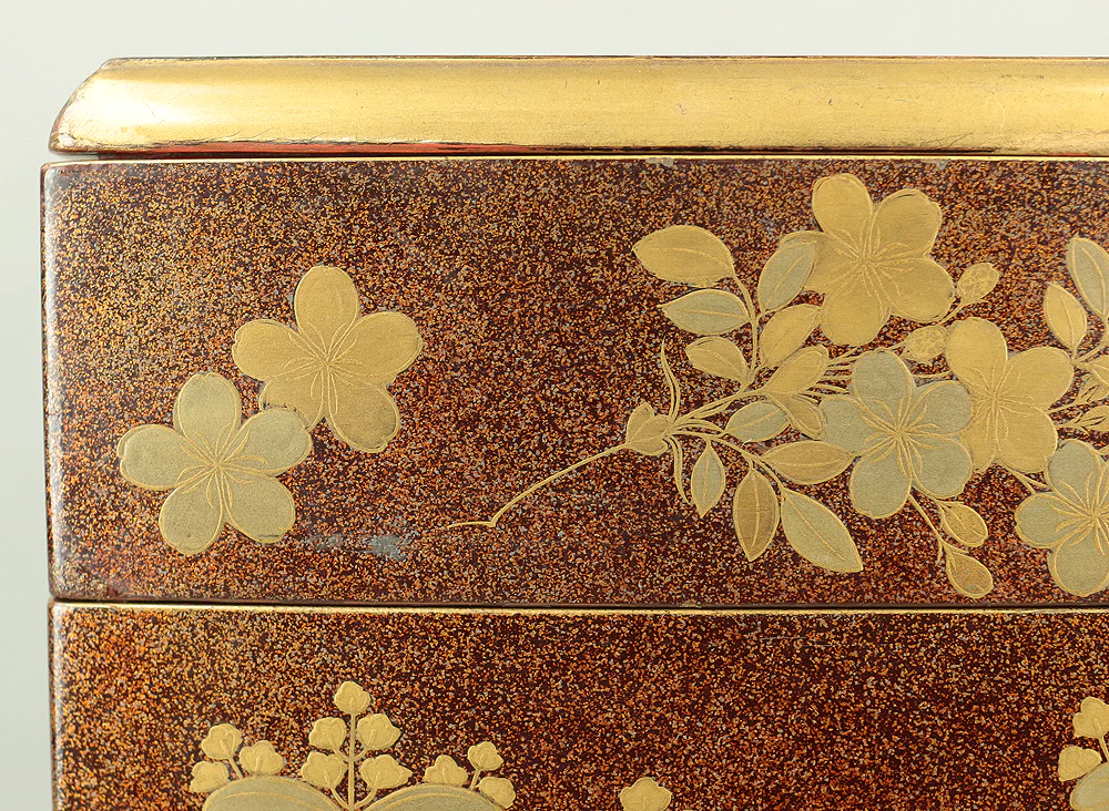 Gold Makie Lacquered Plum Wisteria Paulownia and Cherry Blossom Pattern Portable Lunchbox Set Four-Tiered Box Jubako Two Sake Bottles, Sakazuki and Plates (Kochu 行厨 Hanami Bento 花見弁当 Nodate Bento 野点弁当) with Box VA233 - Image 101