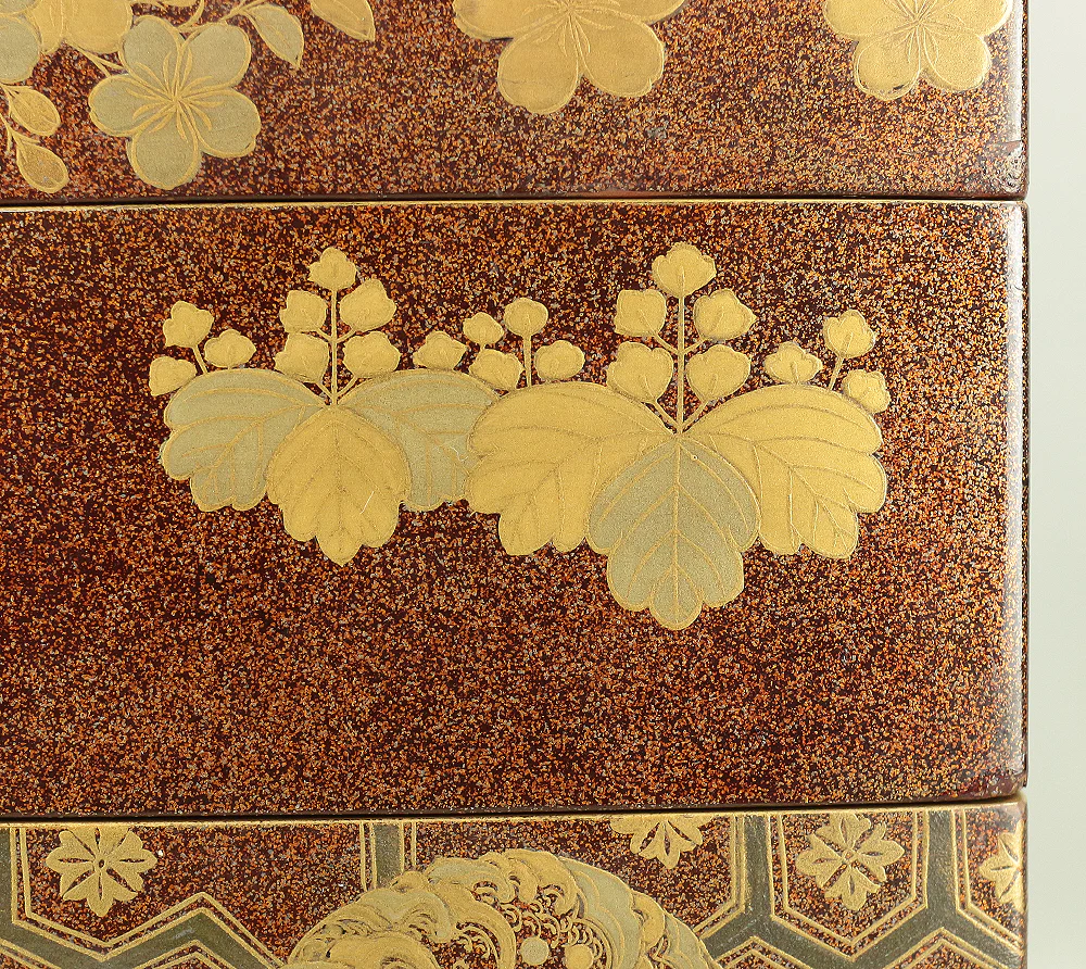 Gold Makie Lacquered Plum Wisteria Paulownia and Cherry Blossom Pattern Portable Lunchbox Set Four-Tiered Box Jubako Two Sake Bottles, Sakazuki and Plates (Kochu 行厨 Hanami Bento 花見弁当 Nodate Bento 野点弁当) with Box VA233 - Image 103