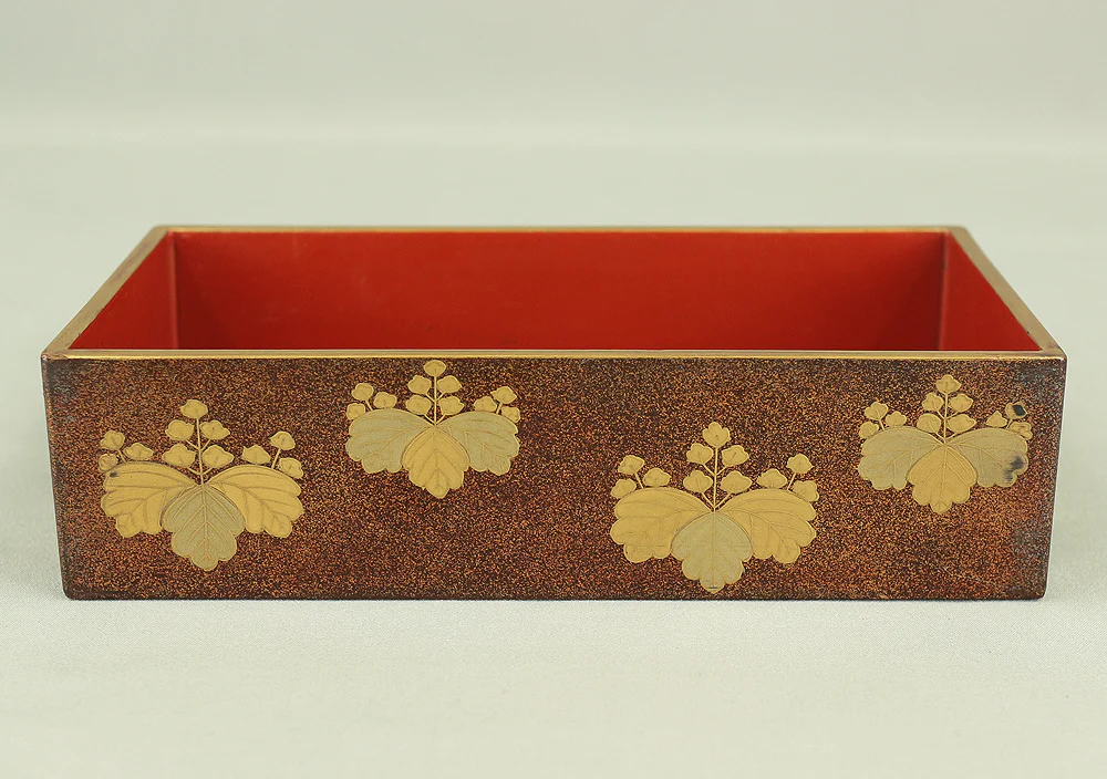 Gold Makie Lacquered Plum Wisteria Paulownia and Cherry Blossom Pattern Portable Lunchbox Set Four-Tiered Box Jubako Two Sake Bottles, Sakazuki and Plates (Kochu 行厨 Hanami Bento 花見弁当 Nodate Bento 野点弁当) with Box VA233 - Image 188