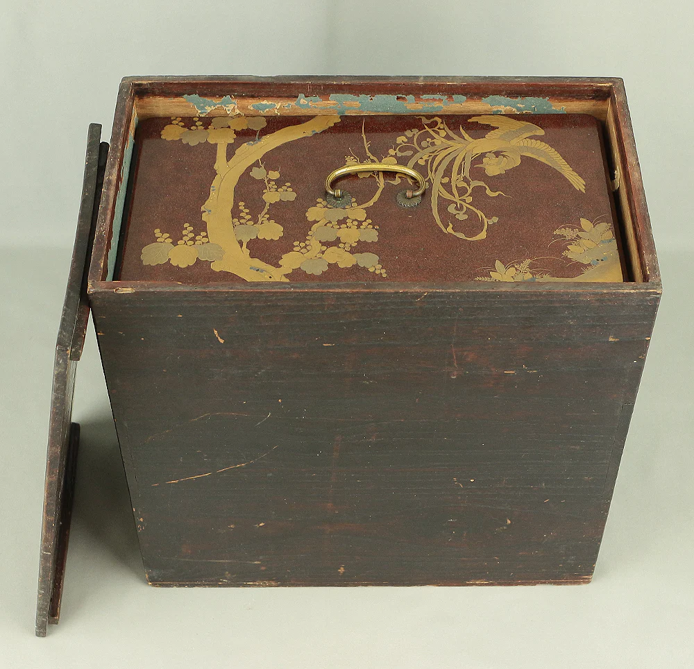 Gold Makie Lacquered Plum Wisteria Paulownia and Cherry Blossom Pattern Portable Lunchbox Set Four-Tiered Box Jubako Two Sake Bottles, Sakazuki and Plates (Kochu 行厨 Hanami Bento 花見弁当 Nodate Bento 野点弁当) with Box VA233 - Image 227