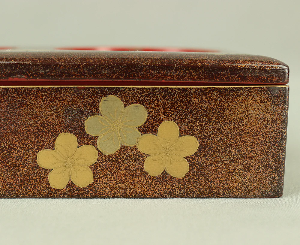 Gold Makie Lacquered Plum Wisteria Paulownia and Cherry Blossom Pattern Portable Lunchbox Set Four-Tiered Box Jubako Two Sake Bottles, Sakazuki and Plates (Kochu 行厨 Hanami Bento 花見弁当 Nodate Bento 野点弁当) with Box VA233 - Image 23