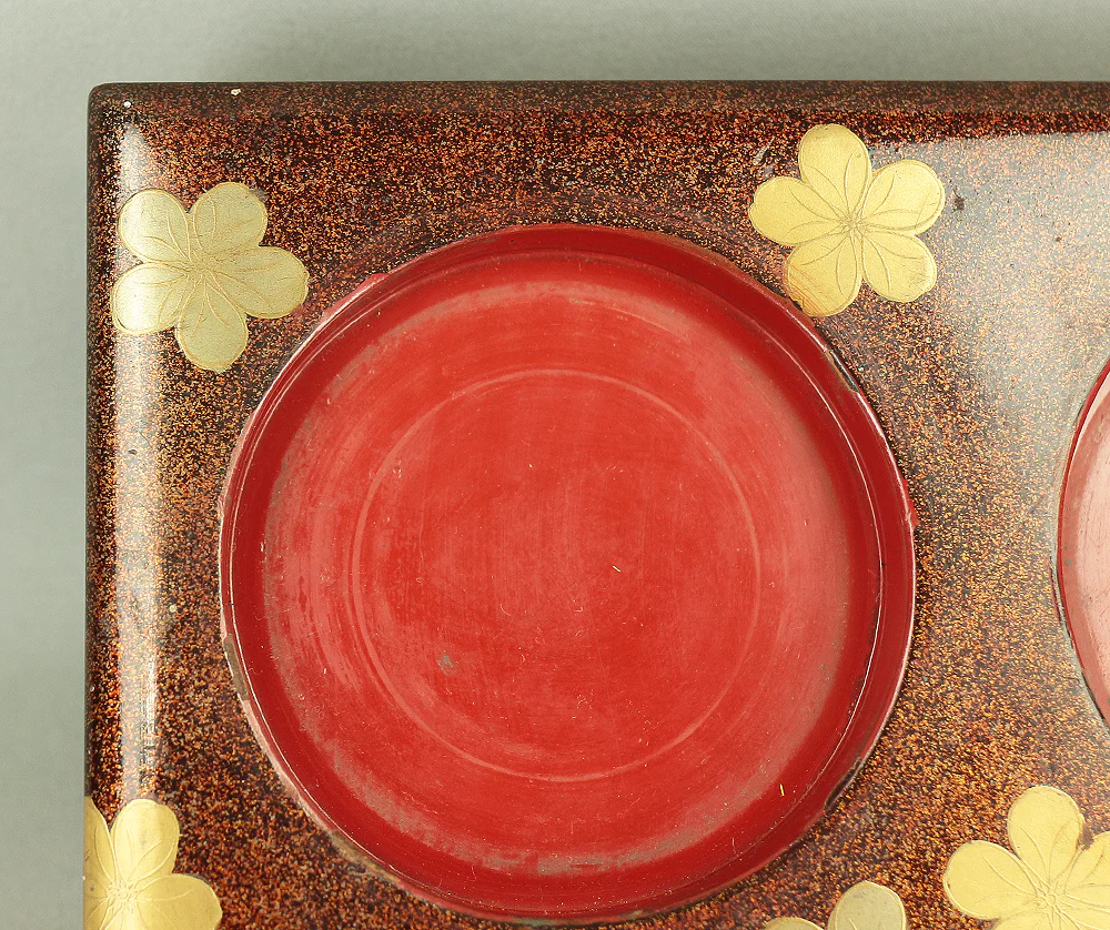 Gold Makie Lacquered Plum Wisteria Paulownia and Cherry Blossom Pattern Portable Lunchbox Set Four-Tiered Box Jubako Two Sake Bottles, Sakazuki and Plates (Kochu 行厨 Hanami Bento 花見弁当 Nodate Bento 野点弁当) with Box VA233 - Image 29