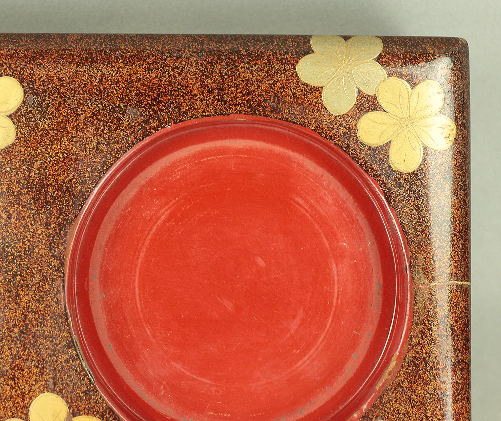 Gold Makie Lacquered Plum Wisteria Paulownia and Cherry Blossom Pattern Portable Lunchbox Set Four-Tiered Box Jubako Two Sake Bottles, Sakazuki and Plates (Kochu 行厨 Hanami Bento 花見弁当 Nodate Bento 野点弁当) with Box VA233 - Image 30