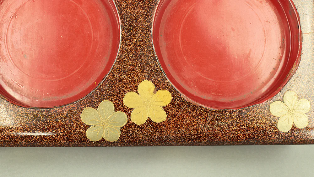 Gold Makie Lacquered Plum Wisteria Paulownia and Cherry Blossom Pattern Portable Lunchbox Set Four-Tiered Box Jubako Two Sake Bottles, Sakazuki and Plates (Kochu 行厨 Hanami Bento 花見弁当 Nodate Bento 野点弁当) with Box VA233 - Image 31