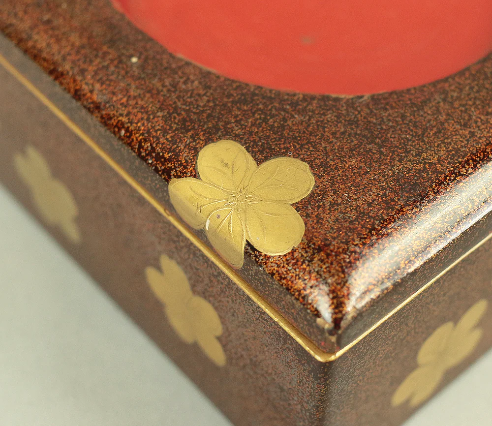 Gold Makie Lacquered Plum Wisteria Paulownia and Cherry Blossom Pattern Portable Lunchbox Set Four-Tiered Box Jubako Two Sake Bottles, Sakazuki and Plates (Kochu 行厨 Hanami Bento 花見弁当 Nodate Bento 野点弁当) with Box VA233 - Image 33