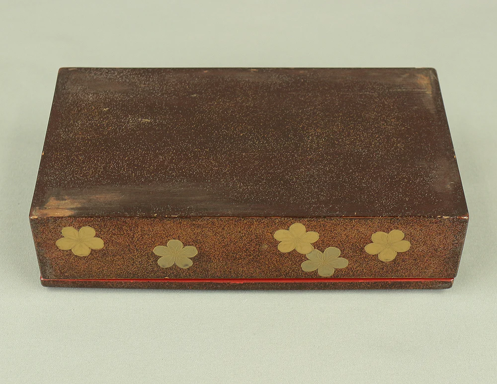 Gold Makie Lacquered Plum Wisteria Paulownia and Cherry Blossom Pattern Portable Lunchbox Set Four-Tiered Box Jubako Two Sake Bottles, Sakazuki and Plates (Kochu 行厨 Hanami Bento 花見弁当 Nodate Bento 野点弁当) with Box VA233 - Image 42