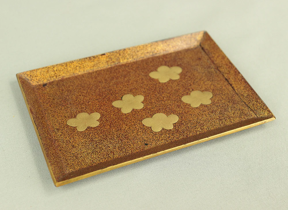 Gold Makie Lacquered Plum Wisteria Paulownia and Cherry Blossom Pattern Portable Lunchbox Set Four-Tiered Box Jubako Two Sake Bottles, Sakazuki and Plates (Kochu 行厨 Hanami Bento 花見弁当 Nodate Bento 野点弁当) with Box VA233 - Image 62