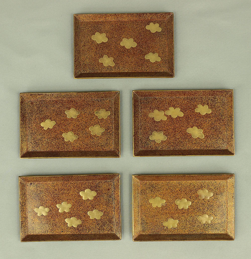 Gold Makie Lacquered Plum Wisteria Paulownia and Cherry Blossom Pattern Portable Lunchbox Set Four-Tiered Box Jubako Two Sake Bottles, Sakazuki and Plates (Kochu 行厨 Hanami Bento 花見弁当 Nodate Bento 野点弁当) with Box VA233 - Image 70
