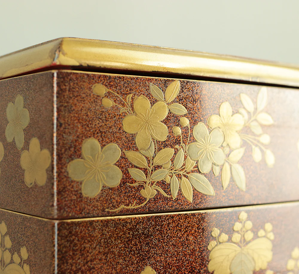 Gold Makie Lacquered Plum Wisteria Paulownia and Cherry Blossom Pattern Portable Lunchbox Set Four-Tiered Box Jubako Two Sake Bottles, Sakazuki and Plates (Kochu 行厨 Hanami Bento 花見弁当 Nodate Bento 野点弁当) with Box VA233 - Image 83