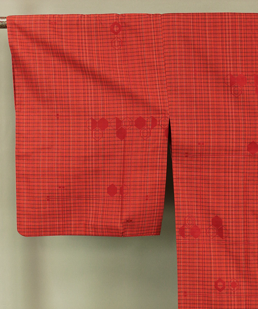 Haori Japanese Kimono Coat with Red color based Pattern Koushi Checked Kikko Hexagonal KI139 - Image 10