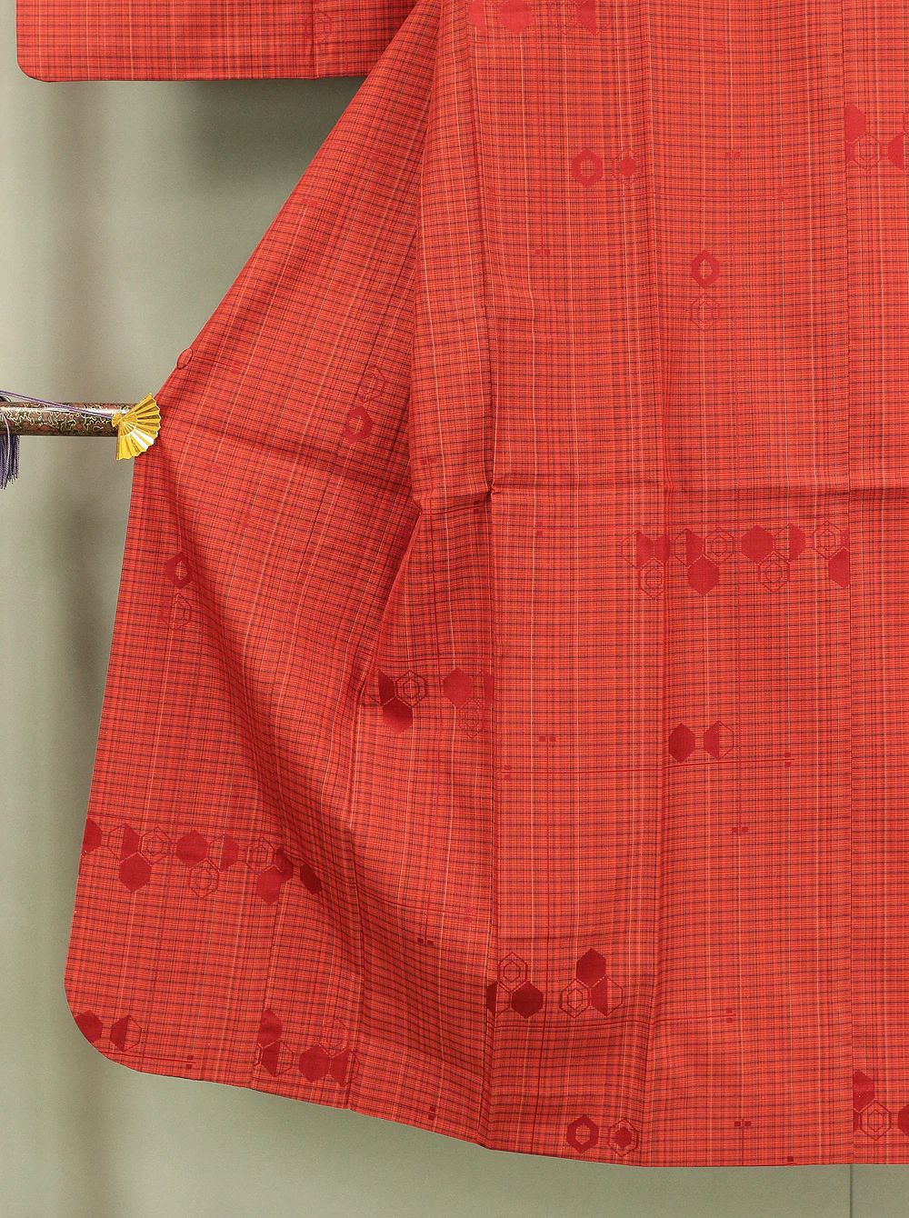 Haori Japanese Kimono Coat with Red color based Pattern Koushi Checked Kikko Hexagonal KI139 - Image 7