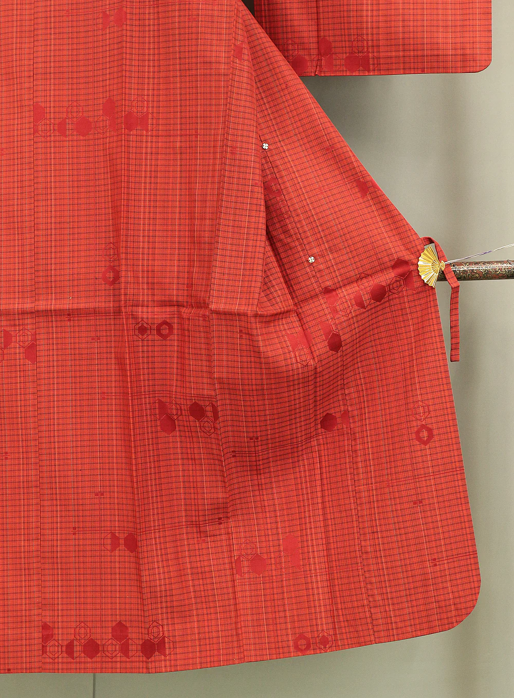 Haori Japanese Kimono Coat with Red color based Pattern Koushi Checked Kikko Hexagonal KI139 - Image 8