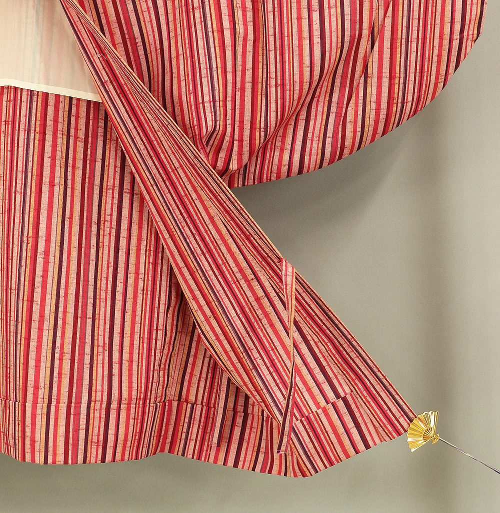 Haori Japanese Kimono Coat with Red Color based Pattern Shima Stripe with Elastic KI196 - Image 14