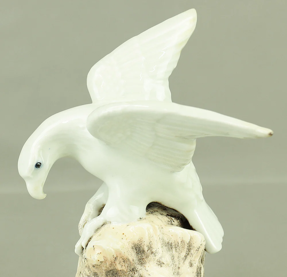 Hirado ware Mikawachi ware White Porcelain Eagle on Rock with Box VA476 - Image 10