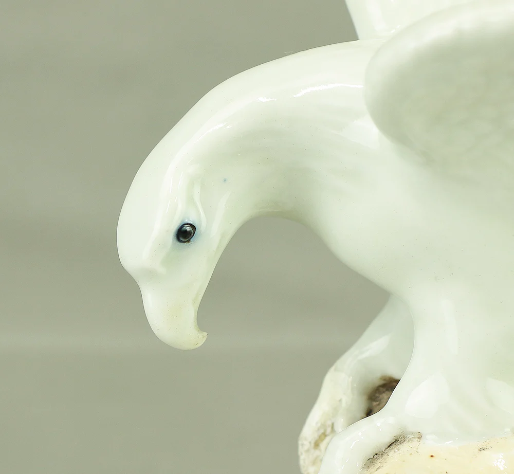 Hirado ware Mikawachi ware White Porcelain Eagle on Rock with Box VA476 - Image 12