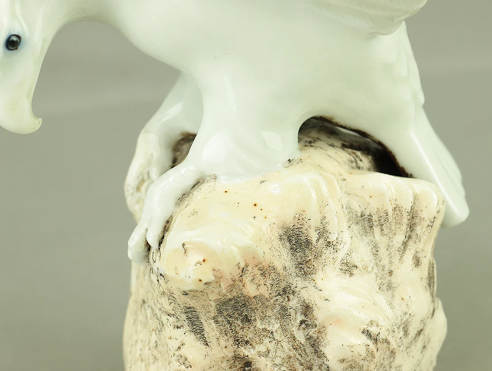Hirado ware Mikawachi ware White Porcelain Eagle on Rock with Box VA476 - Image 14