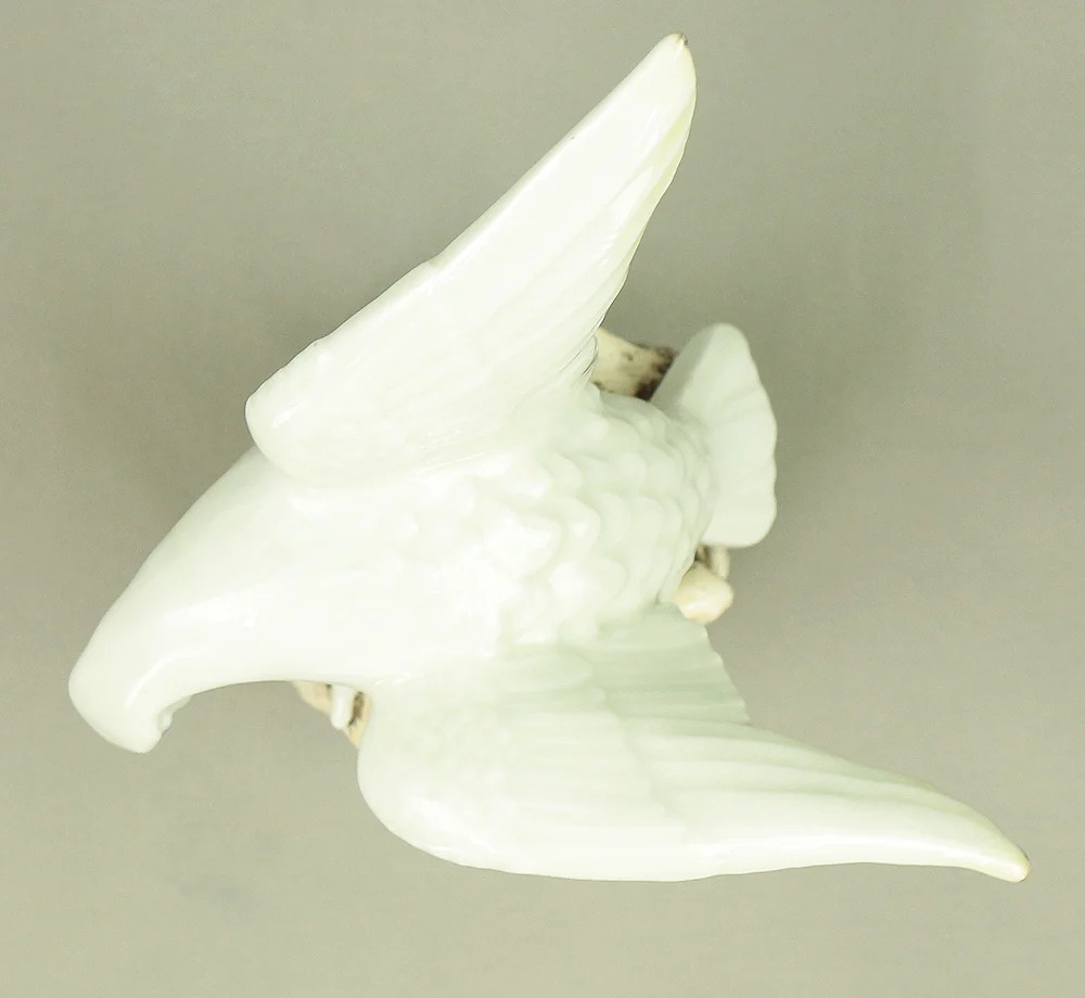 Hirado ware Mikawachi ware White Porcelain Eagle on Rock with Box VA476 - Image 25