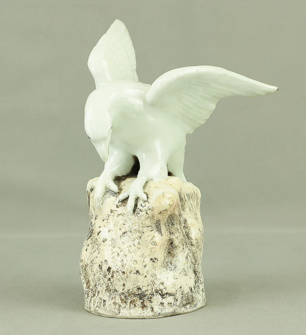 Hirado ware Mikawachi ware White Porcelain Eagle on Rock with Box VA476 - Image 3