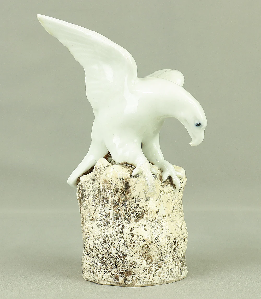 Hirado ware Mikawachi ware White Porcelain Eagle on Rock with Box VA476 - Image 5