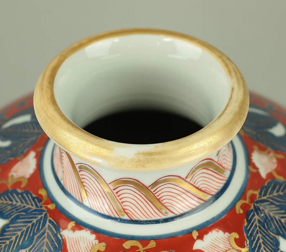 Imari Four Dutchmen Aka-e (Red Painting) Gold Decoration Double Square Marks 'Fuku 福' Flower Vase Pot VA198 - Image 24