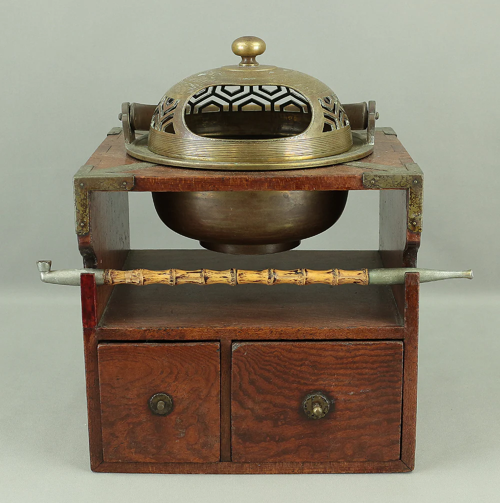 Japanese Antique Portable Tobacco Tray with Kiseru Pipe V838 - Image 2