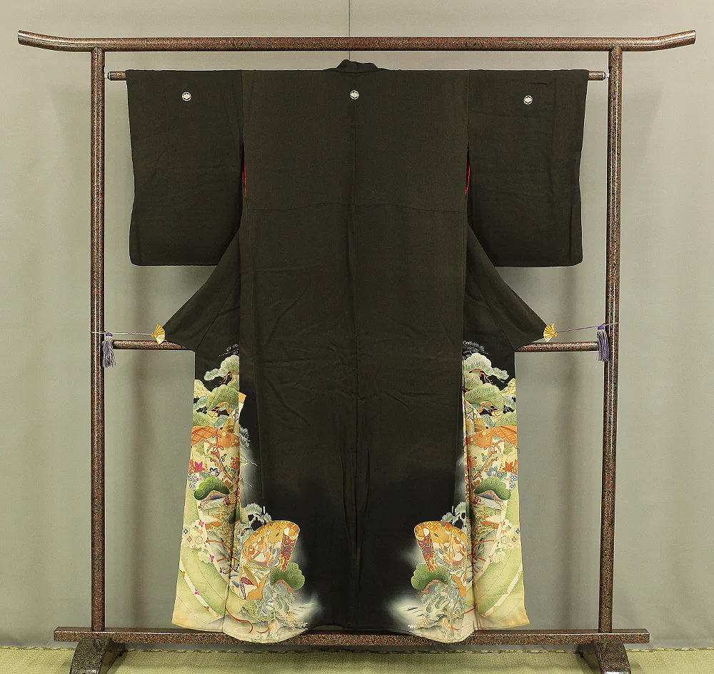 Japanese Kimono Kuro Tomesode (Black based the most formal kimono) with Black color Pattern Pine Bamboo Plum KI152