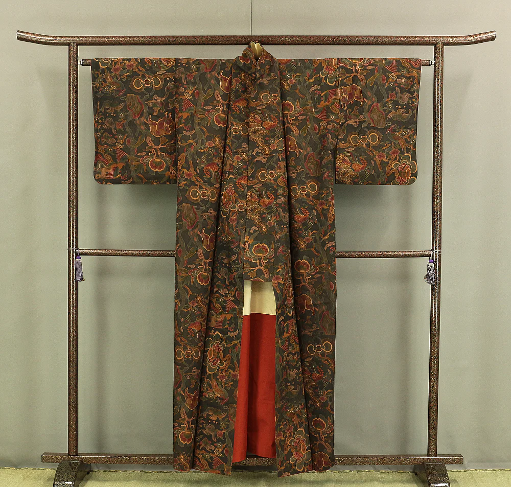 Japanese Kimono with Brown based color Pattern Phoenix and Flower KI150 - Image 9