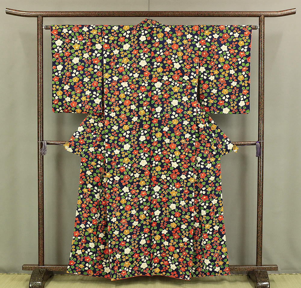 Japanese Kimono with Dark Blue Color Pattern Flower KI164