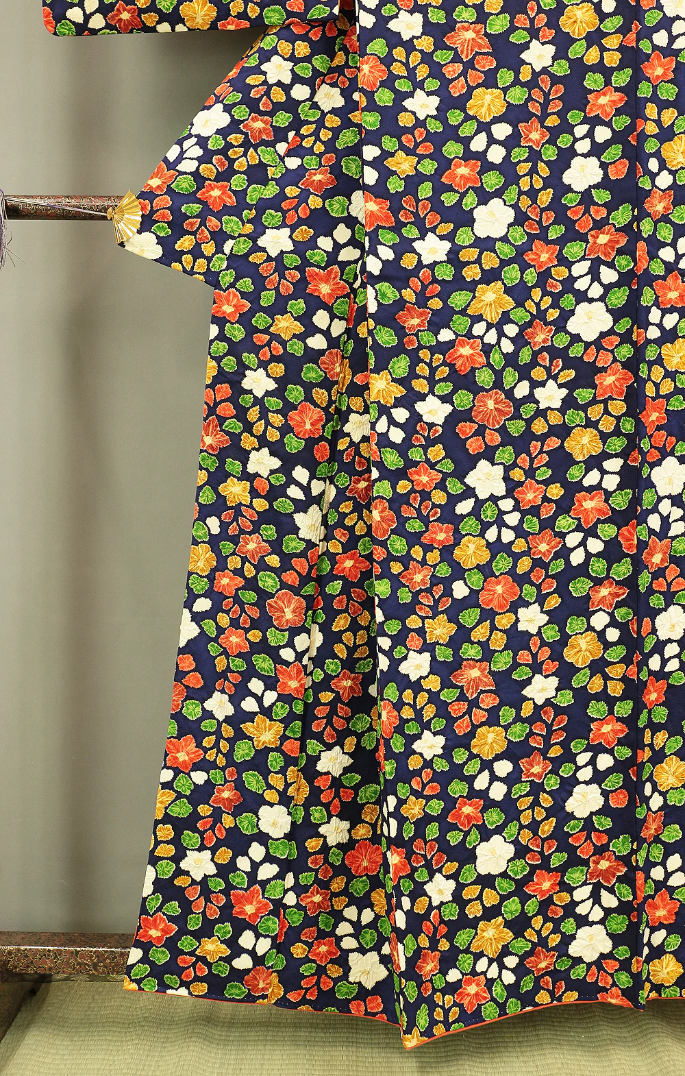 Japanese Kimono with Dark Blue Color Pattern Flower KI164 - Image 7