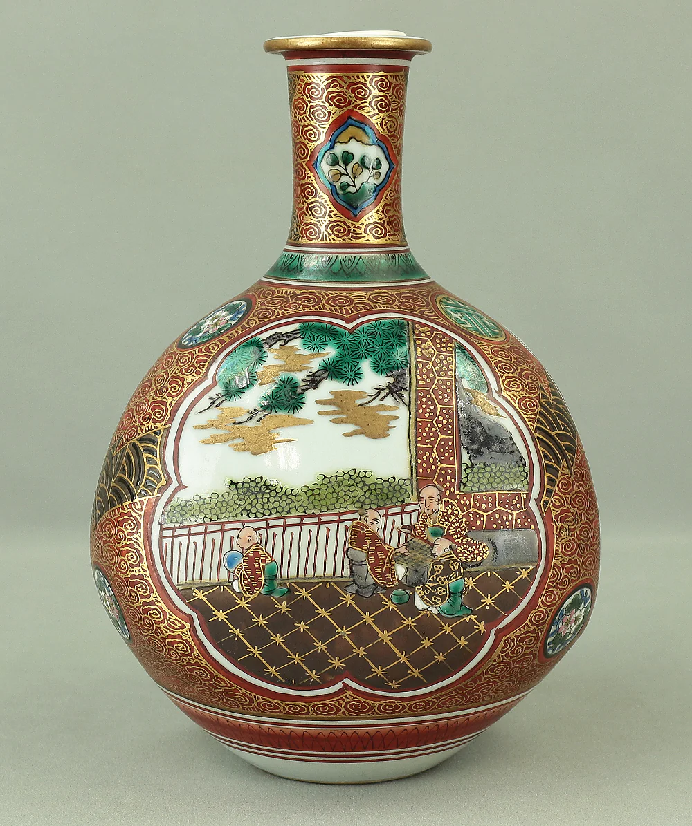 Japanese Kutani-yaki ware Triangular Jar In the style of Kutani Shoza 九谷庄三 (1816-1883) Flowers and Sage V969 - Image 21