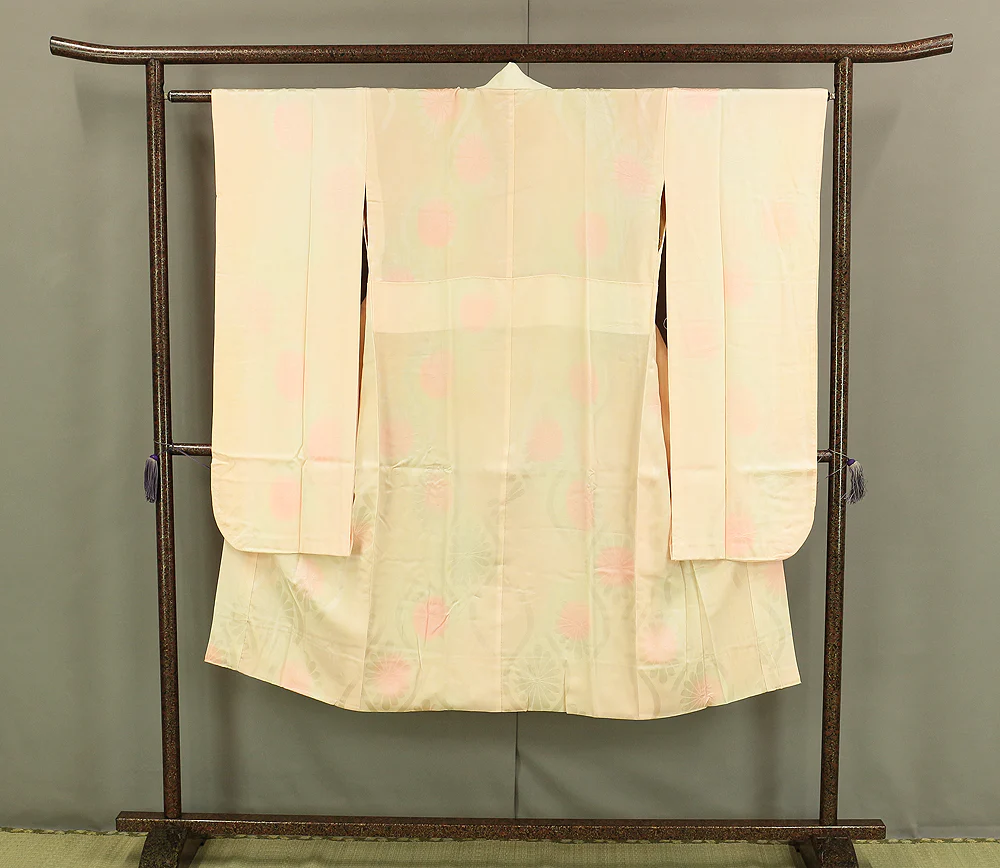 Juban Japanese Kimono Long Undergarment with Light pink color Pattern Tachiwaki Vertical Wave Chrysanthemum KI141