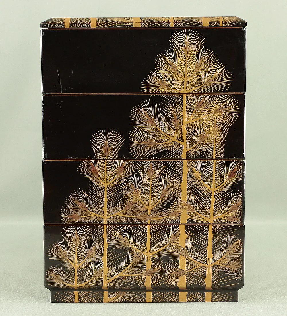 Kin Makie (Gold Lacquer) Black Lacquered Four-Tiered Box Jubako 'Gold Pine Tree' VA436 - Image 2