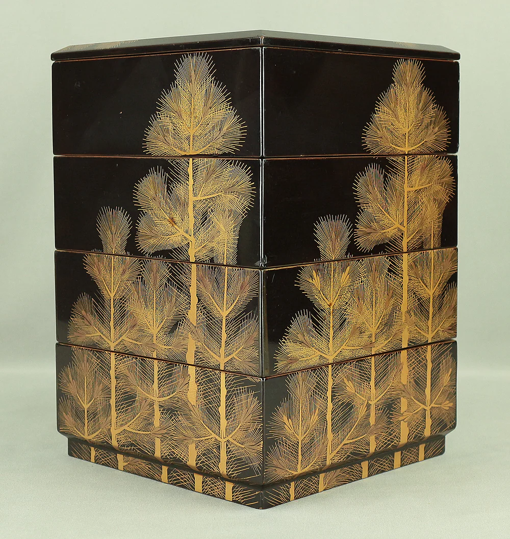 Kin Makie (Gold Lacquer) Black Lacquered Four-Tiered Box Jubako 'Gold Pine Tree' VA436 - Image 7
