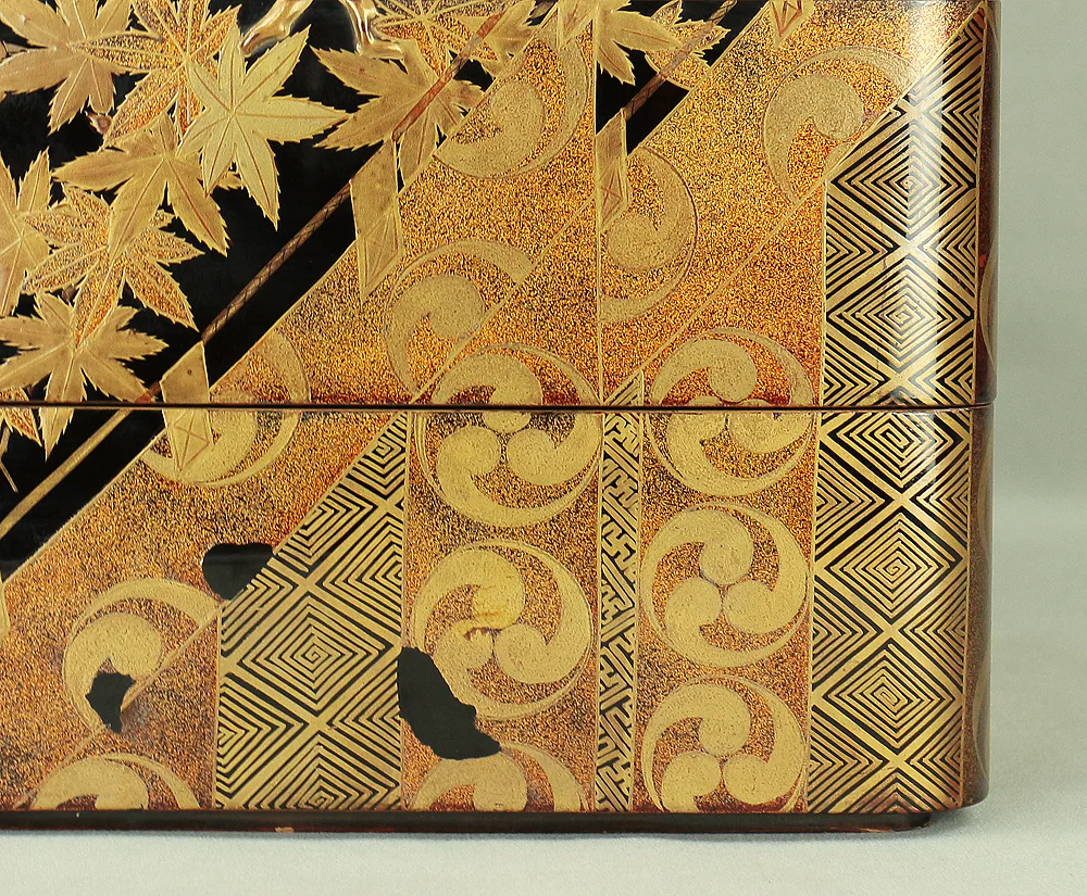Kin Makie Gold Lacquer Five-Tiered Box Jubako 'Sun Disk (Nichirin), Camp Enclosure (Jinmaku), Cherry blossoms, Autumn Leaves, and Carriage' with Storage Box VA609 - Image 37
