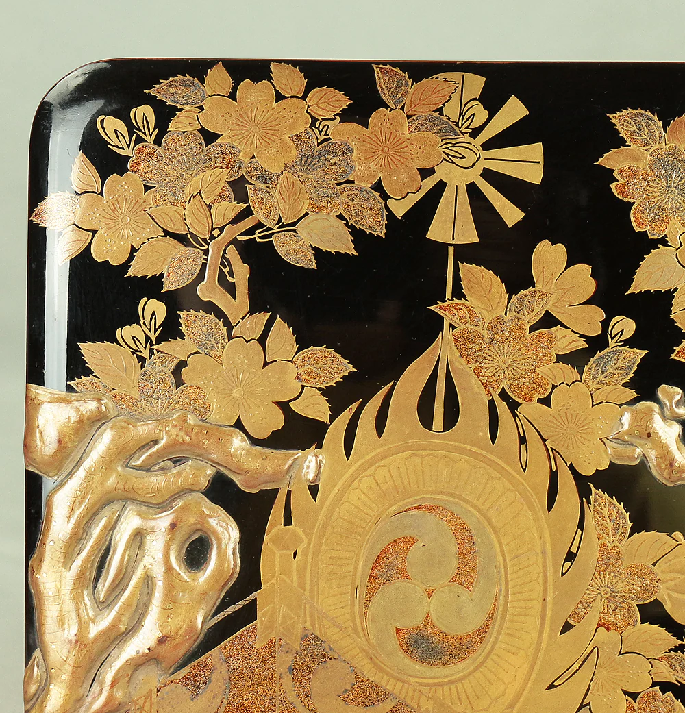 Kin Makie Gold Lacquer Five-Tiered Box Jubako 'Sun Disk (Nichirin), Camp Enclosure (Jinmaku), Cherry blossoms, Autumn Leaves, and Carriage' with Storage Box VA609 - Image 41