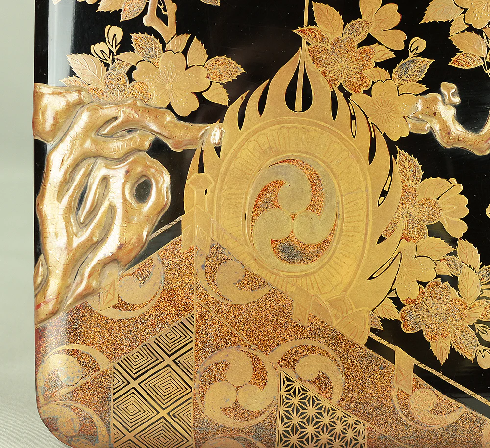Kin Makie Gold Lacquer Five-Tiered Box Jubako 'Sun Disk (Nichirin), Camp Enclosure (Jinmaku), Cherry blossoms, Autumn Leaves, and Carriage' with Storage Box VA609 - Image 43