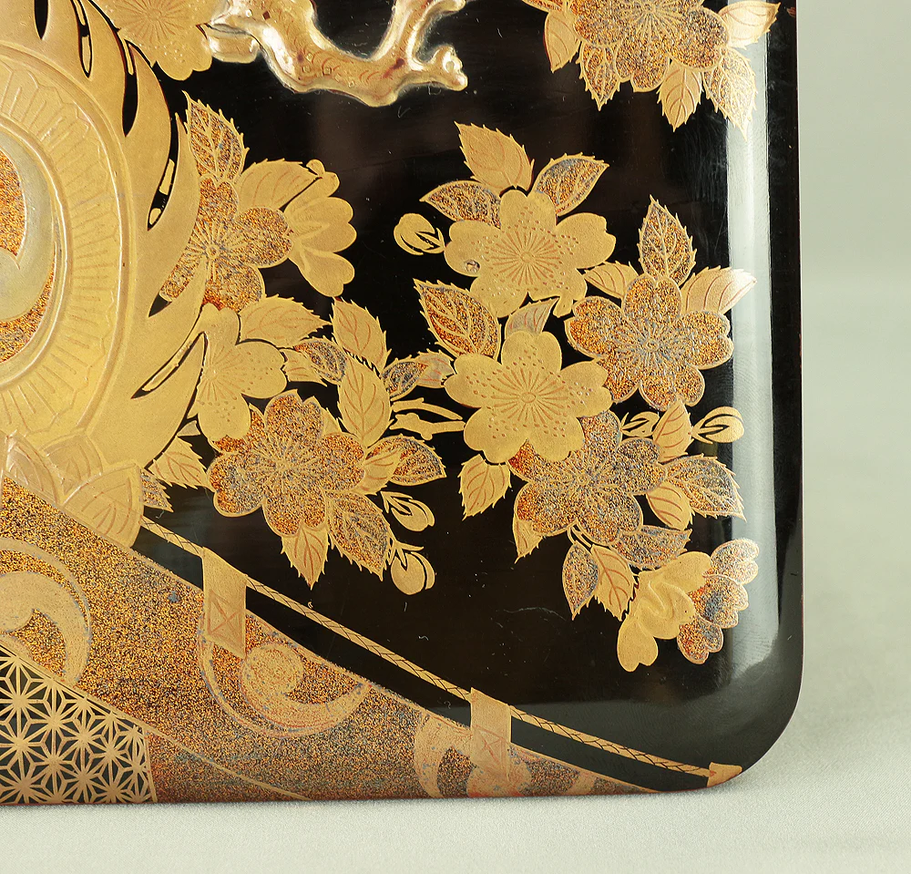 Kin Makie Gold Lacquer Five-Tiered Box Jubako 'Sun Disk (Nichirin), Camp Enclosure (Jinmaku), Cherry blossoms, Autumn Leaves, and Carriage' with Storage Box VA609 - Image 45