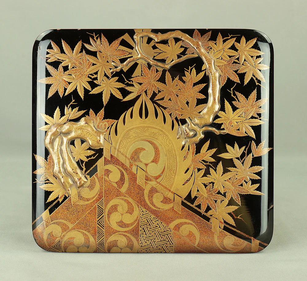 Kin Makie Gold Lacquer Five-Tiered Box Jubako 'Sun Disk (Nichirin), Camp Enclosure (Jinmaku), Cherry blossoms, Autumn Leaves, and Carriage' with Storage Box VA609 - Image 46