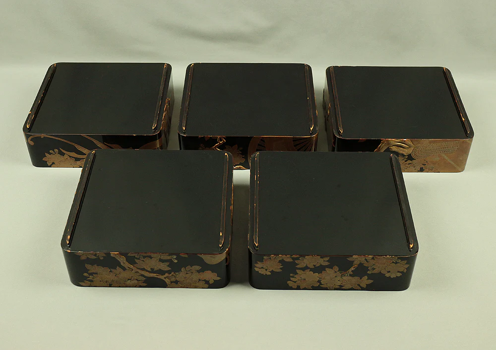 Kin Makie Gold Lacquer Five-Tiered Box Jubako 'Sun Disk (Nichirin), Camp Enclosure (Jinmaku), Cherry blossoms, Autumn Leaves, and Carriage' with Storage Box VA609 - Image 61