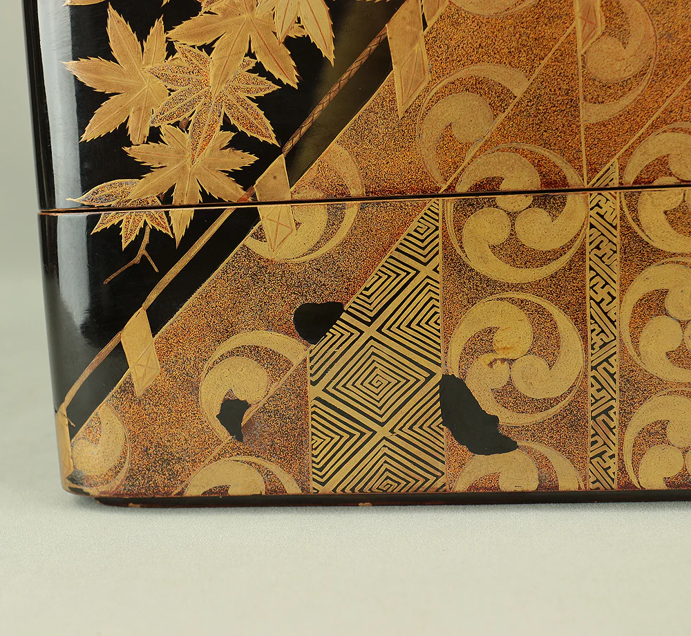 Kin Makie Gold Lacquer Five-Tiered Box Jubako 'Sun Disk (Nichirin), Camp Enclosure (Jinmaku), Cherry blossoms, Autumn Leaves, and Carriage' with Storage Box VA609 - Image 64