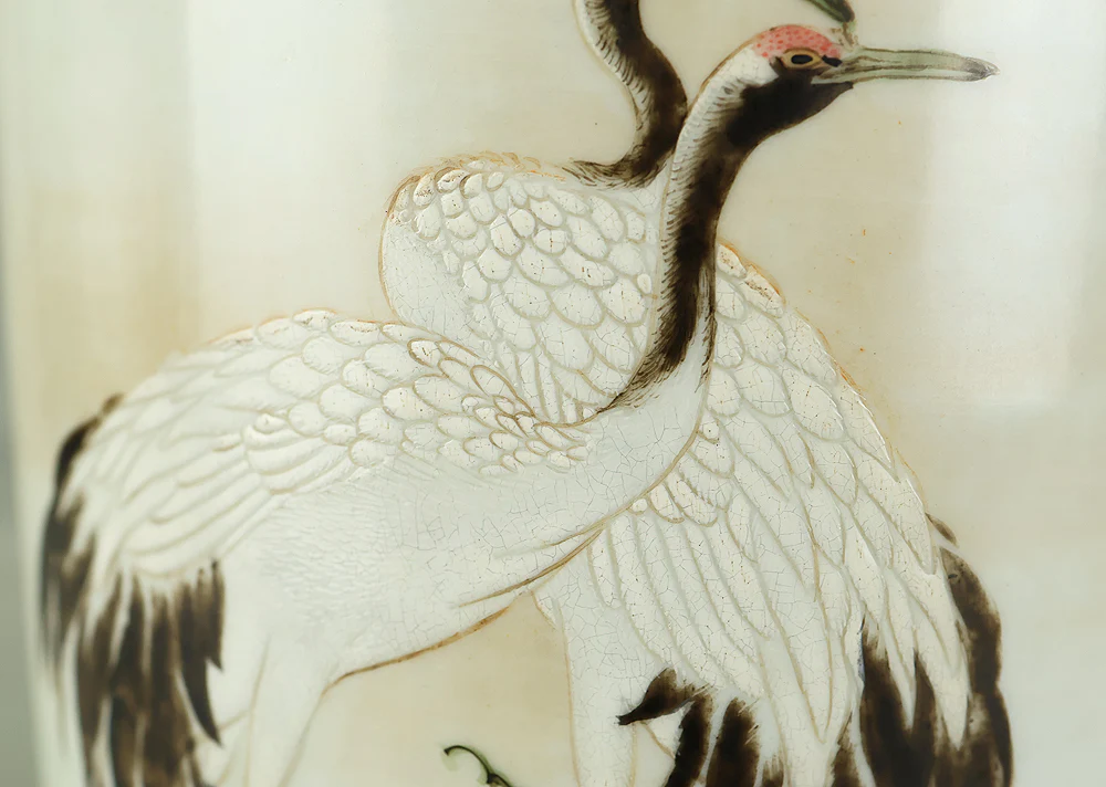 Meiji Kutani ware Flower Vase 九谷 谷口製 Kutani, Taniguchi-made 'Five Cranes and Bamboo Forest, Spring Flowers' VB141 - Image 32