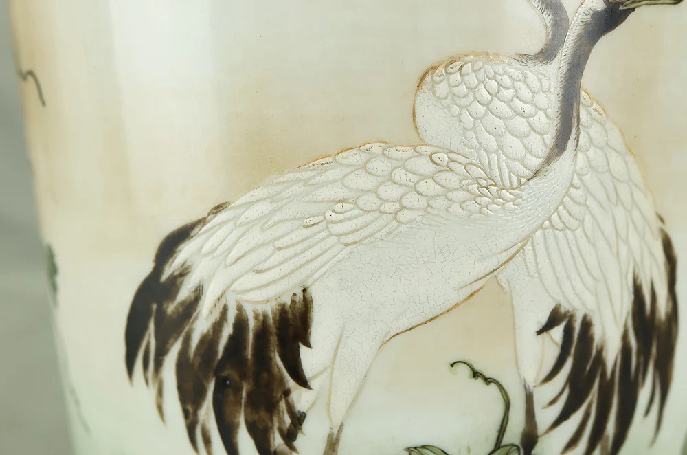 Meiji Kutani ware Flower Vase 九谷 谷口製 Kutani, Taniguchi-made 'Five Cranes and Bamboo Forest, Spring Flowers' VB141 - Image 36