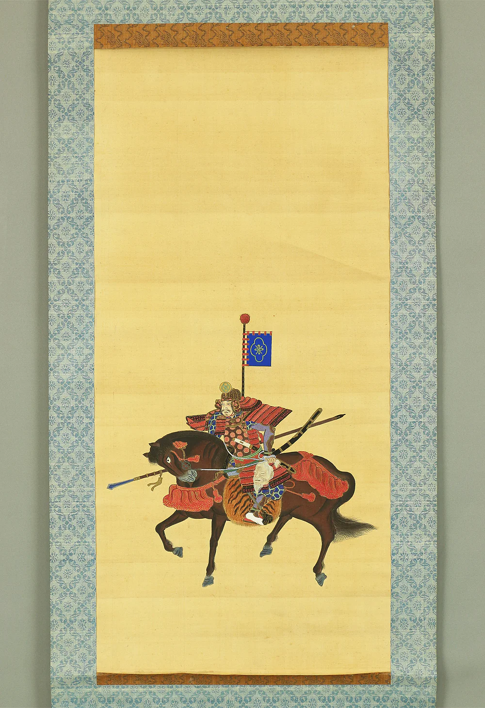 Red Armored Samurai musha Holding a Long Spear and a Severed Head / Japanese art kakejiku kakemono wall hanging scroll A227 - Image 3